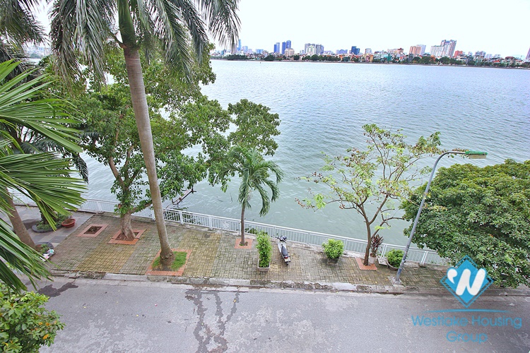 Lake view - House for rent in Tay Ho District